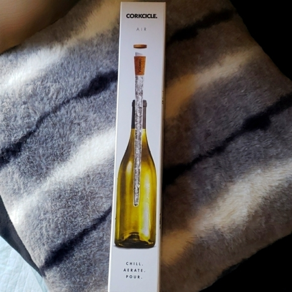 💜 NWT WINE CORKCICLE AIR WINE New in Box 3 in 1 Wine‎ Pourer